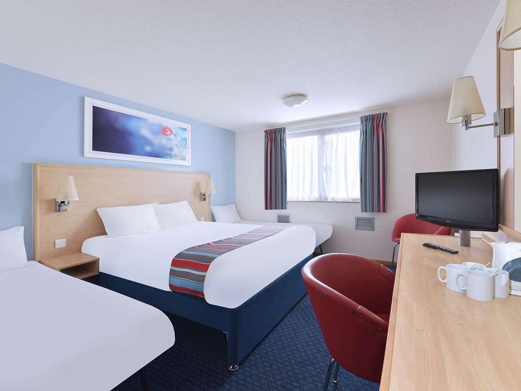 Travelodge Northampton Upton Way 객실 사진